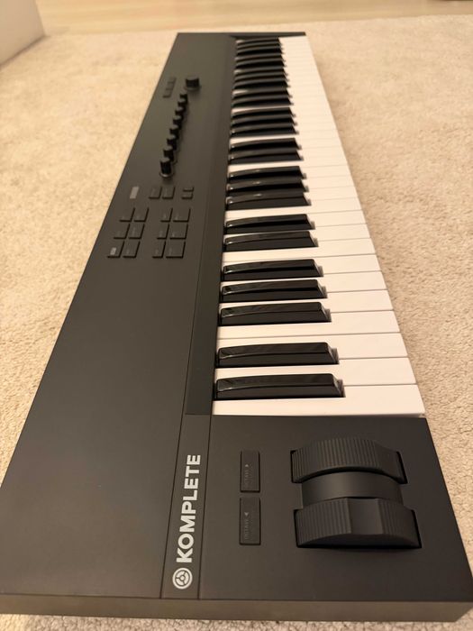 Controller MIDI Native Instruments Komplete Kontrol A61