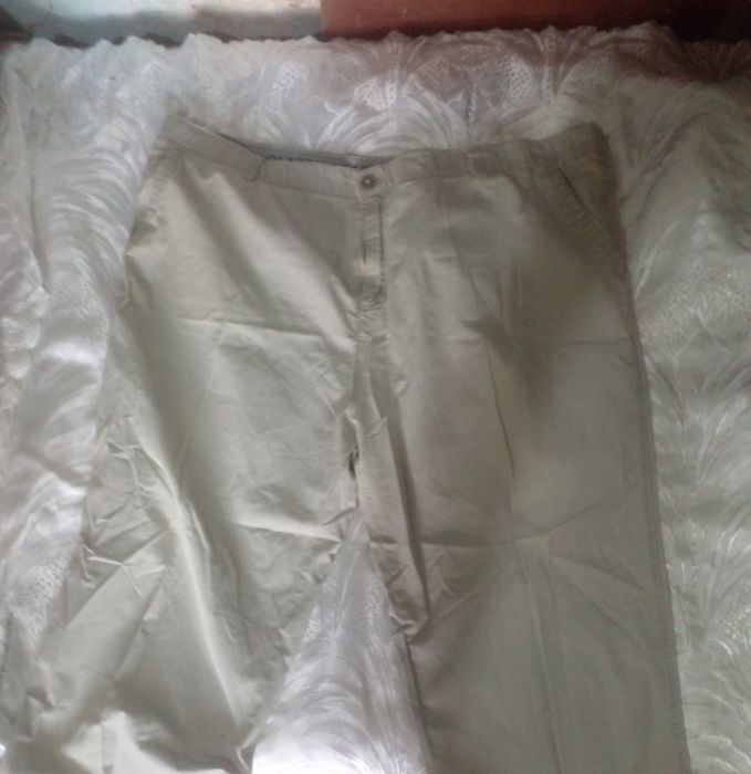 Продаю брюки б/у 5 штук.