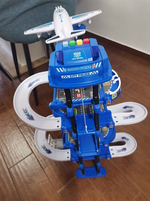 Pistă pt mașinuțe cu lift electric