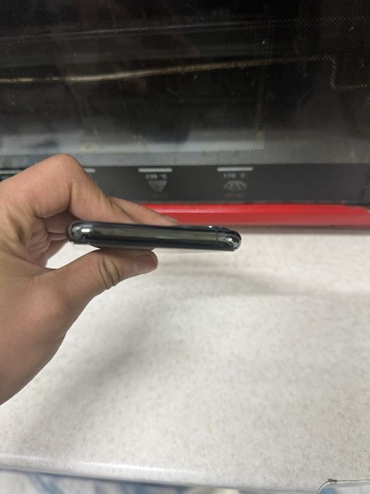 Айфон 11 про продам