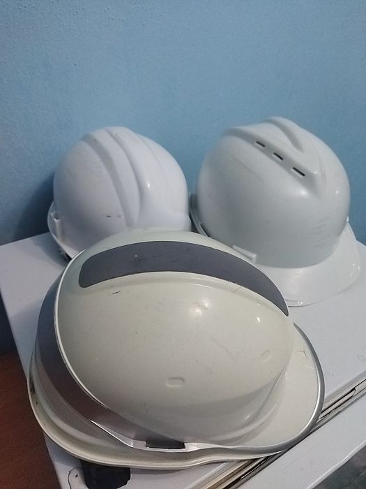 Продам каски стройтелный