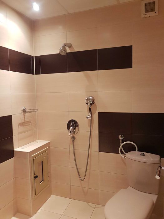 Дава се под наем Тристаен апартамент в Русе, Център - 78 кв.м за 408 € - Снимка #8