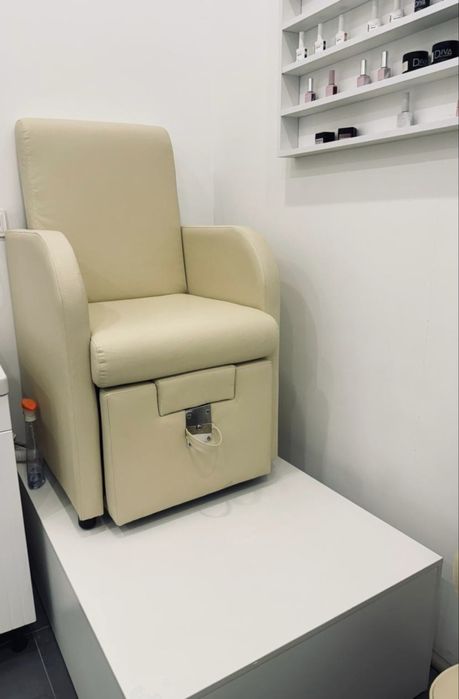 Сдаётся место для мастера маникюра