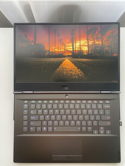 Lenovo Legion Y740 – i7 / RTX 2070 Max-Q 8G / 16GB RAM / 1TB SSD M.2