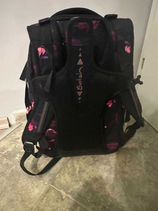 Модерна и ергономична раница за тийнейджърки