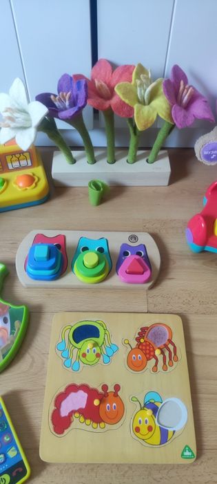 Образователни играчки 9+ месеца- 3 години