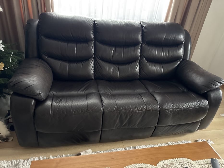 Canapea plus 2 fotolii uzate in stare buna