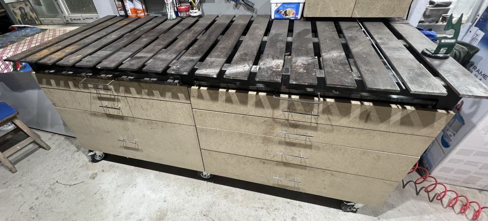 Banc de sudura cu sertare