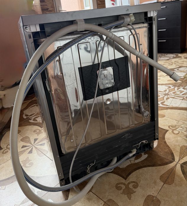 Mașină de spălat vase independentă BEKO