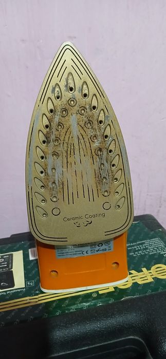 Утюг в рабочем состояний