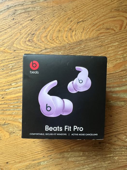 Новые наушники Beats Fit Pro