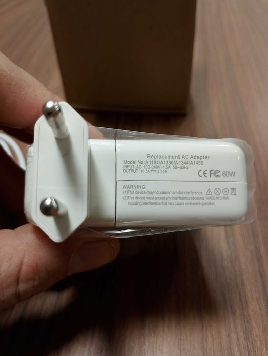 Зарядно за МакБук Про