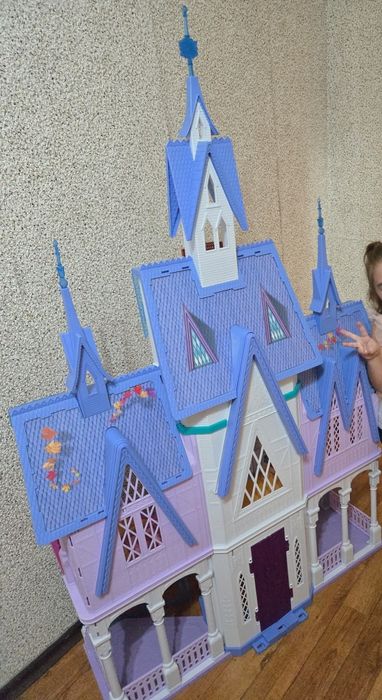 Замъка Арендел Елза и Ана