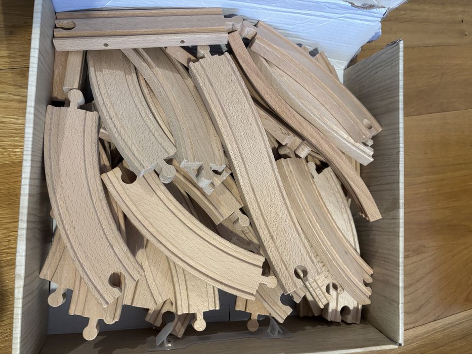 Влакове от Икеа и Лидл