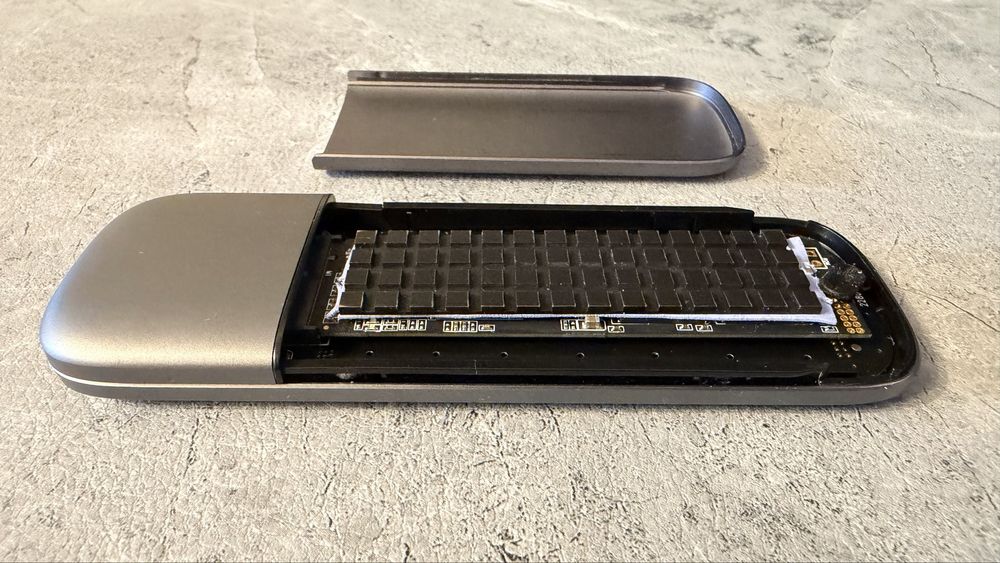 Продам внешний SSD на 1 TB