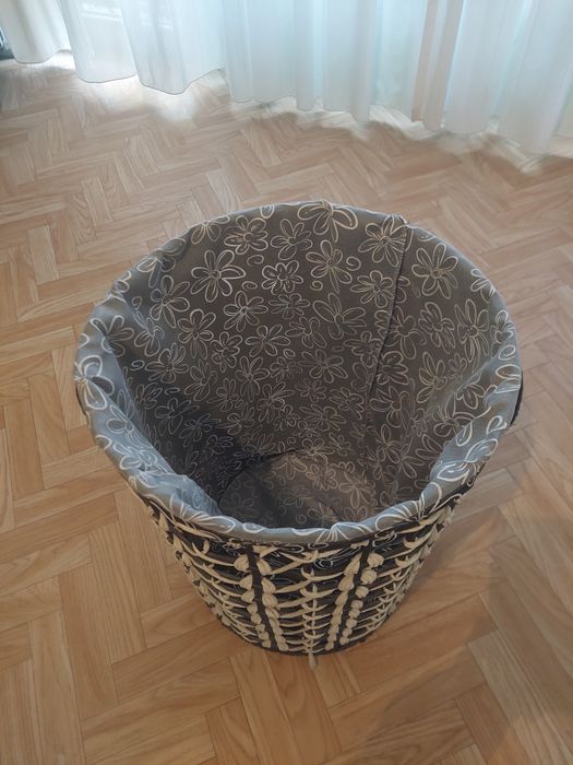 Плетен кош за пране