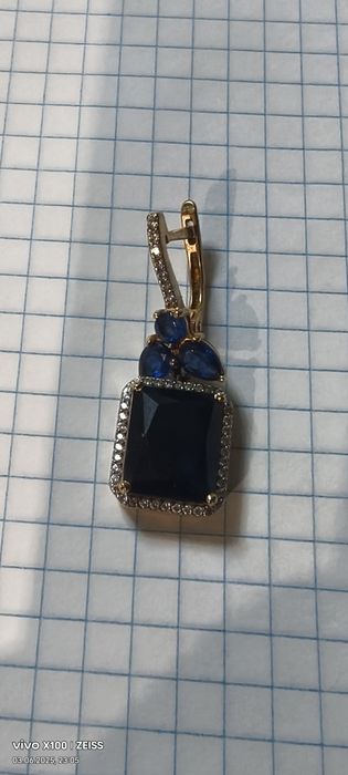 Золотые серьги .