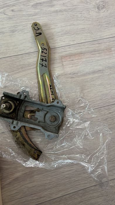 Стеклоподъёмник механический на almera classic