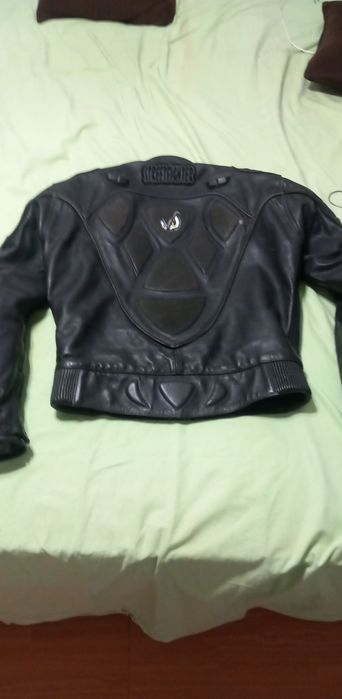 Geaca mărimea M  cișmea mărimea 41