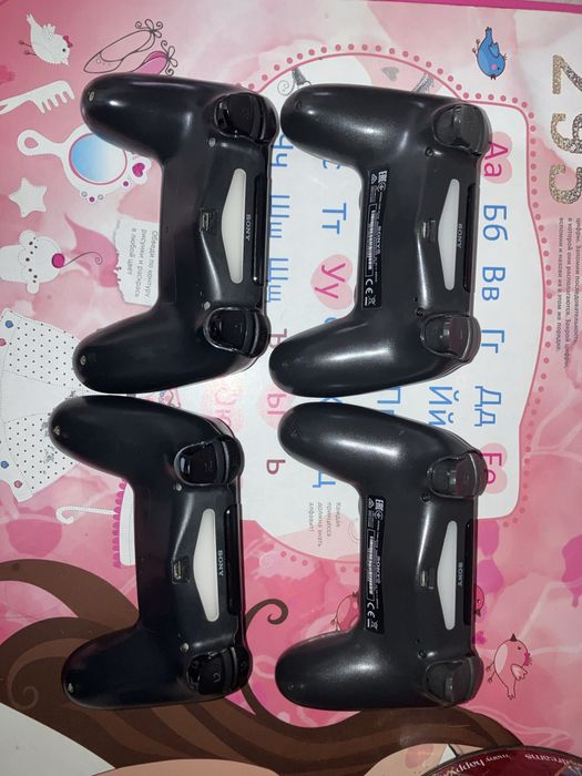 Продам геймпад пс 4