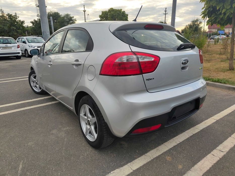 KIA Rio 2012 — imagine 2