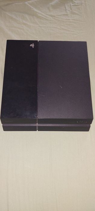 PlayStation 4 utilizat,în stare perfecta,preț negociabil.