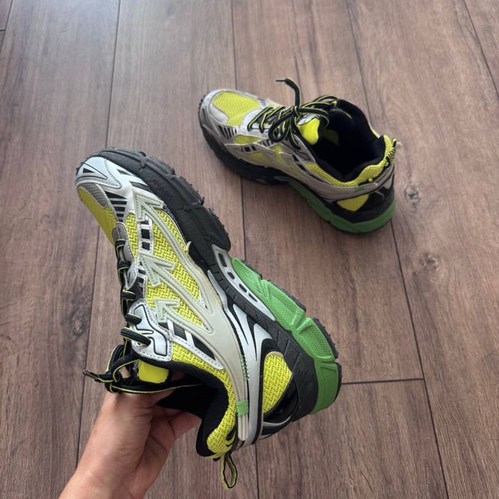 Off White 44 размер като нови