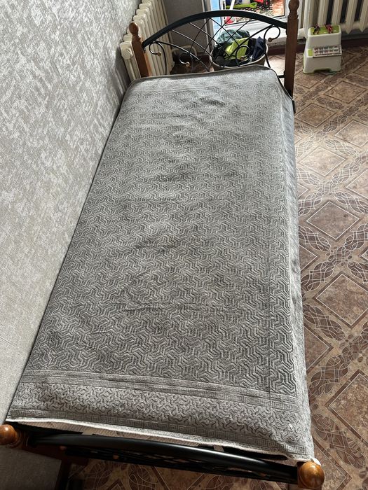 продам кровать 200*90