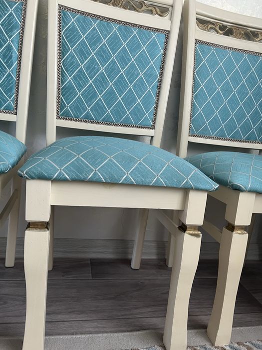 Продам стулья 10000 т