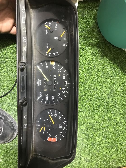 Запчасти на мерседес 190