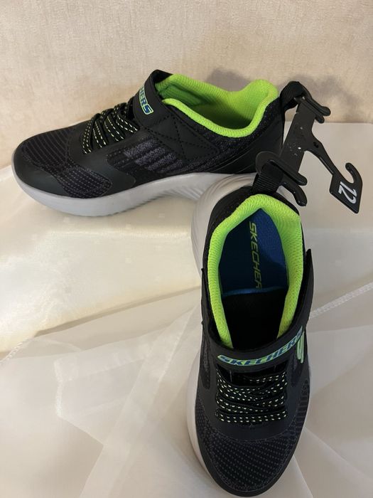 Обувки за момче  SKECHERS 29 номер