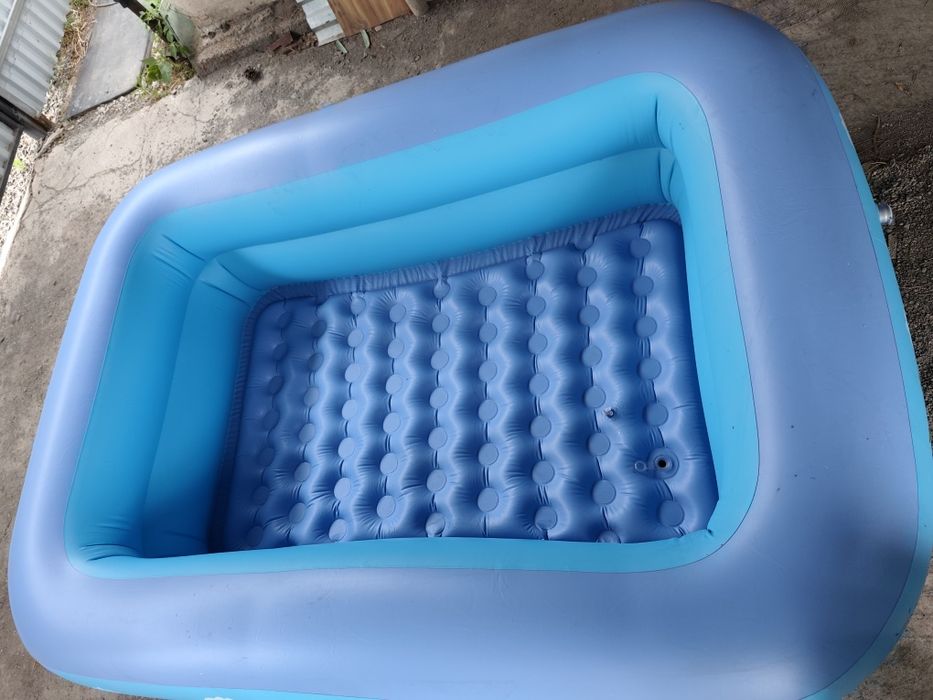 Бассейн надувной