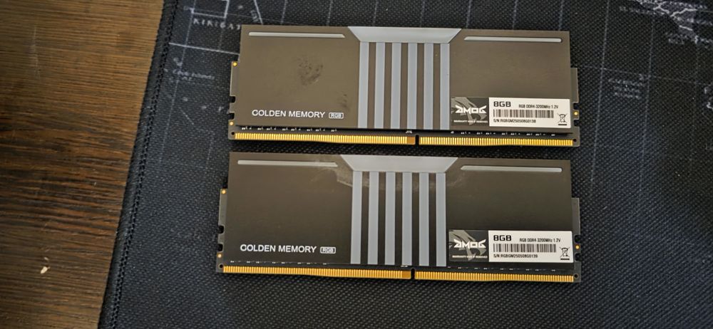 ОЗУ, оперативка DMOG DDR4 2x8 3200MHz с RGB подсветкой и радиатором.