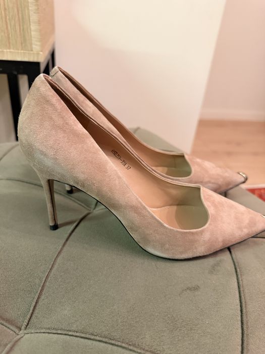 Продам туфли на шпильке