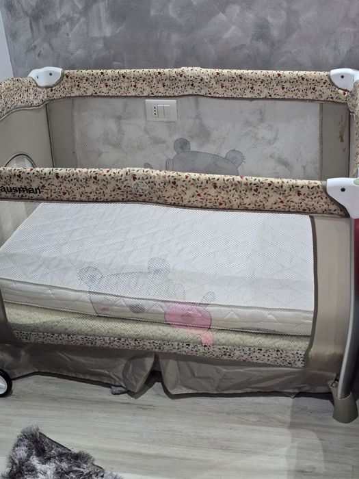 Vând pătuț de copil în stare foarte bună