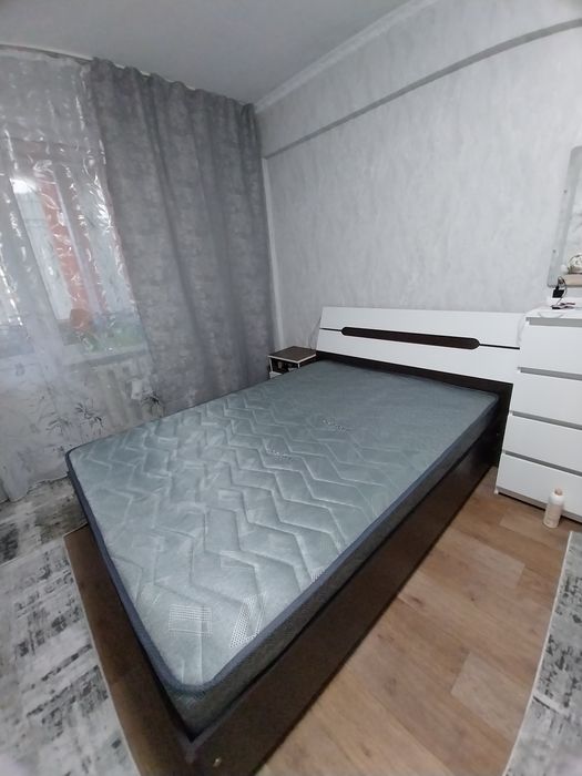 Продам кровать с матрасом