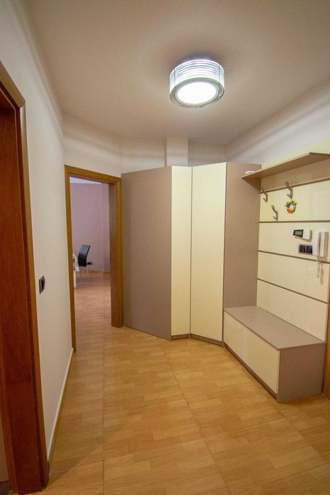 Дава се под наем Тристаен апартамент в София, Витоша - 80 кв.м за 558.45 € - Снимка #13