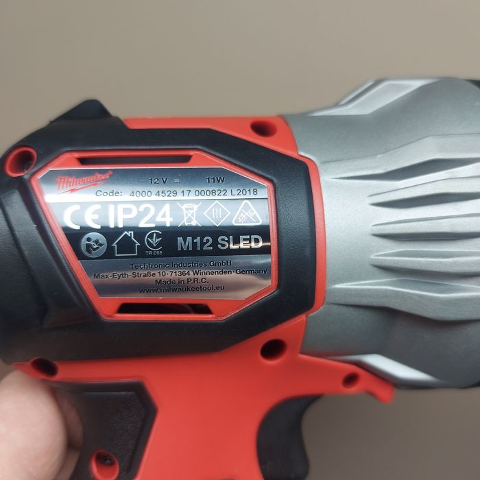 Milwaukee LED акумулаторен фенер  M12 SLED-0