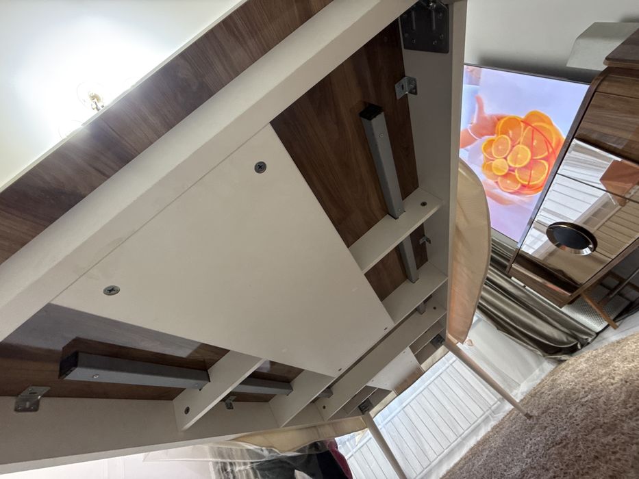 Стол для гостиной