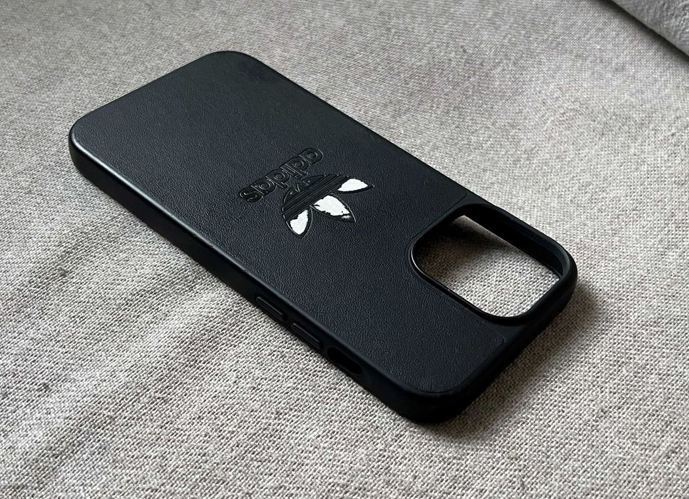 Husa pentru Iphone 13 Pro Max Adidas - folosita