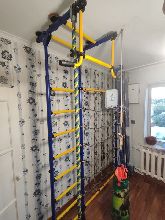 Продам детский спортивный уголок