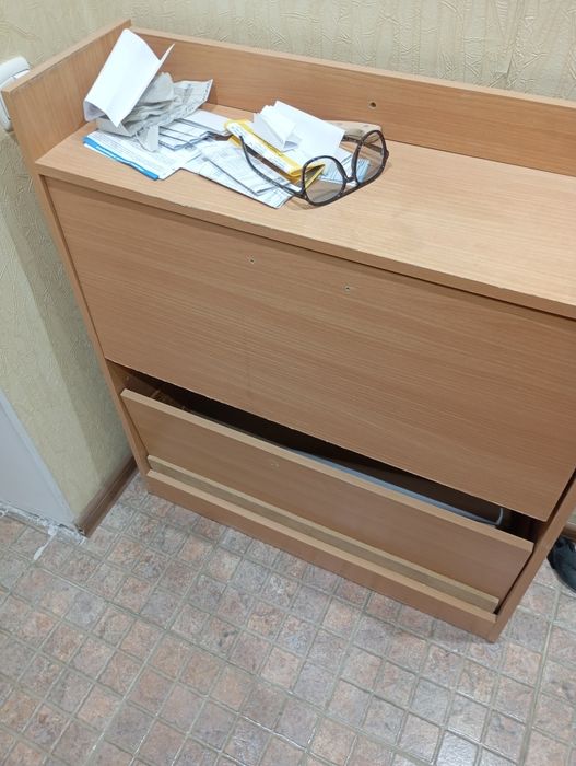 Срочно продам тумбу для обуви б/у