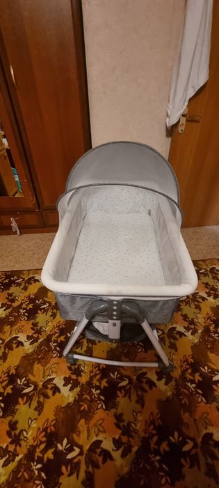 Детская манеж с маятником