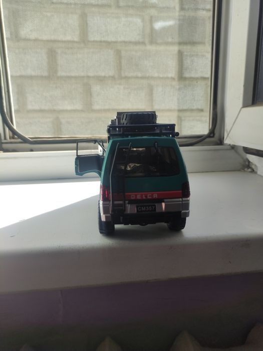 Mitsubishi delica машинка