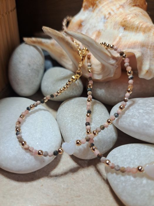 Гривни и колиета с ест. перли и ест. камъни