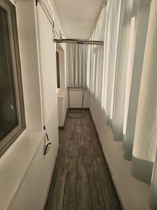 Închiriez apartament cu două camere decomandate ultracentral