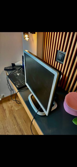 Монитор за компютър HP 1950