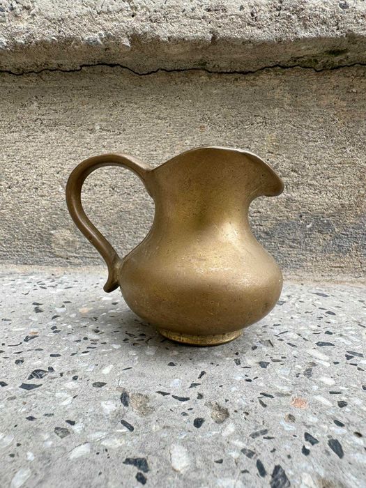 Стара каничка и свещник