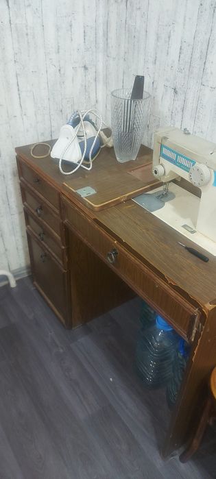 Машинка швейная б/у