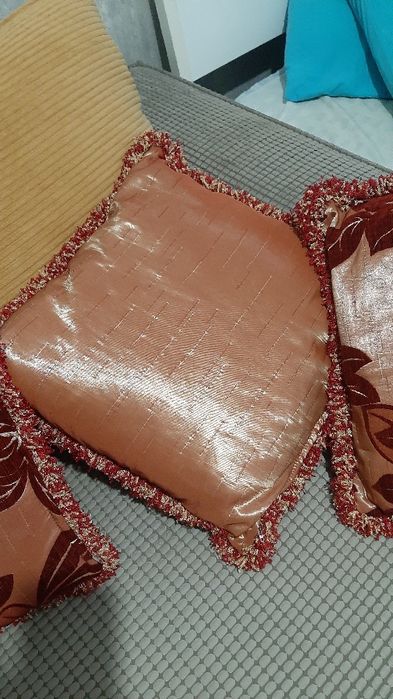 Продам подушечки диванные